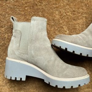 Taupe dolce vita Chelsea boots